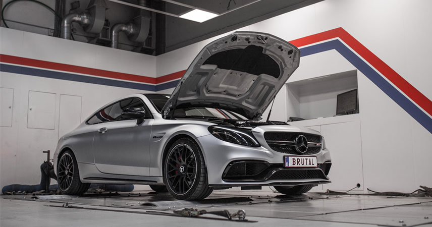 Mercedes AMG C63S på rullande landsväg hos Ziptuning